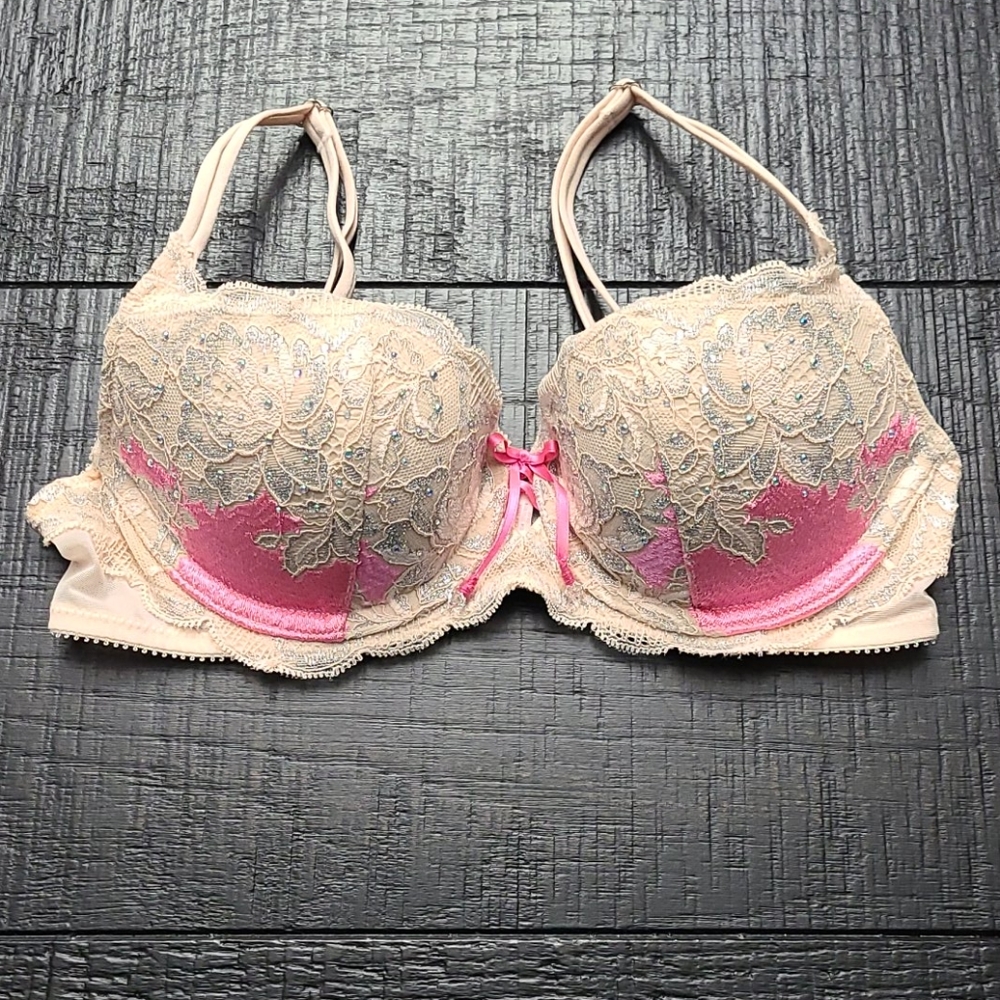 Victoria's Secret Balconette Pink and Cream Lace Rhinestone Bra 🎀